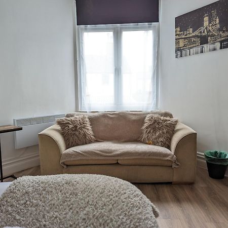 Serene 1 Bedroom Flat In Roath Cardiff Exterior photo