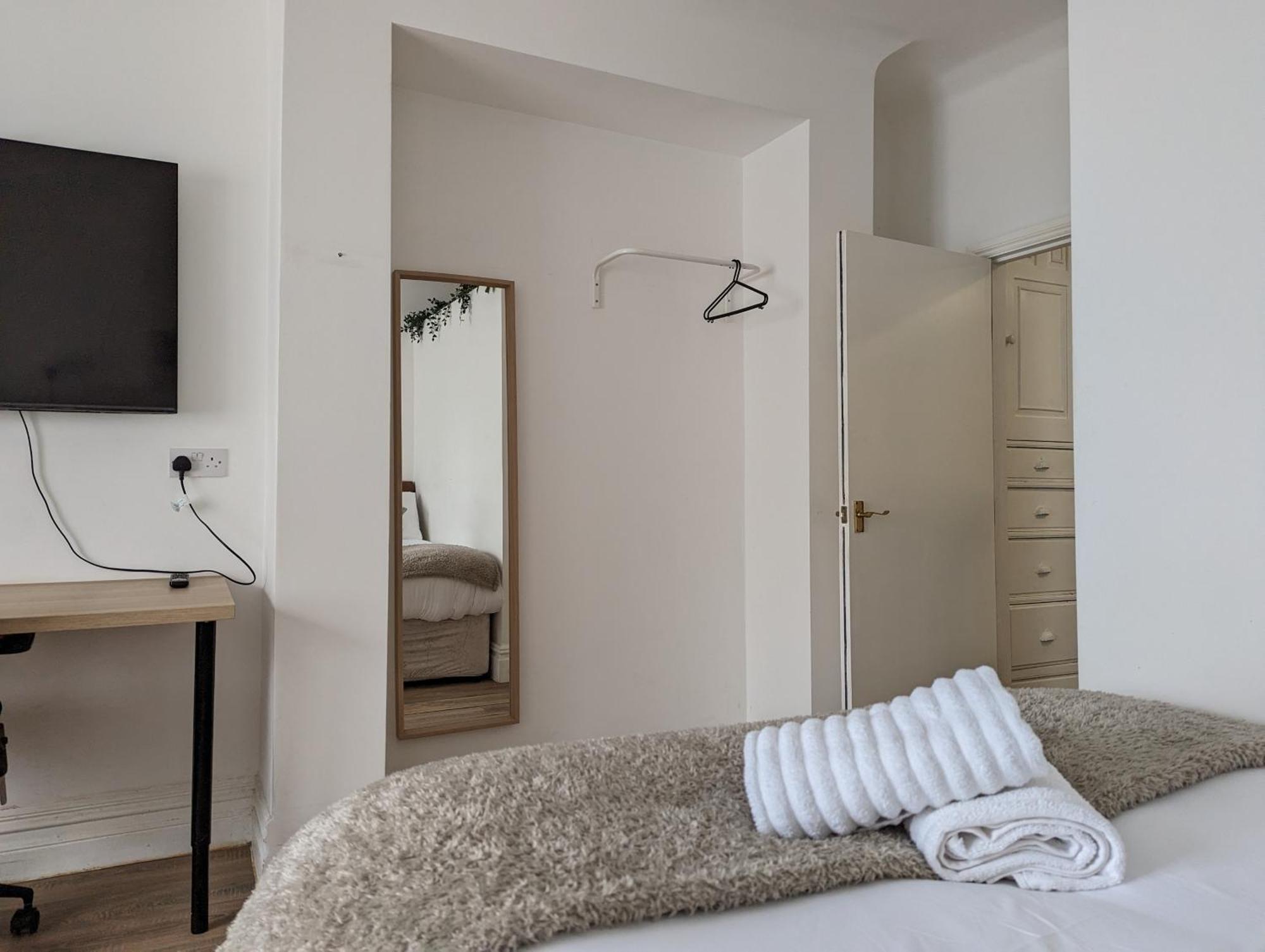 Serene 1 Bedroom Flat In Roath Cardiff Exterior photo